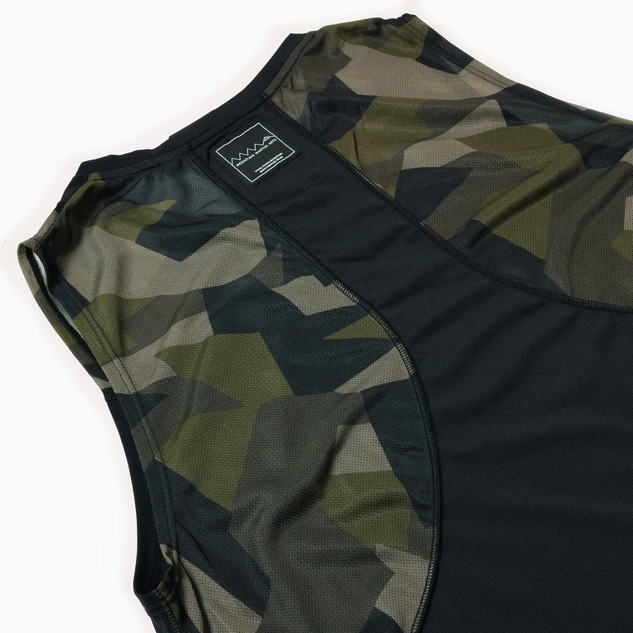 【2025秋冬】MMA/マウンテンマーシャルアーツ Racing Sleeve-less/レーシングスリーブレス(名古屋店のみ)