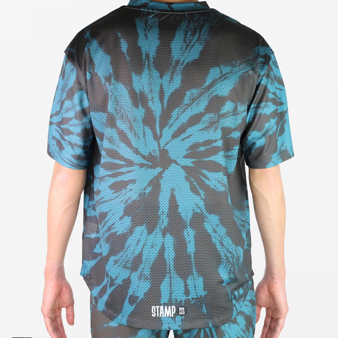 【2025冬】STAMP/スタンプ WIDE TEE "DEJAVU TIE DYE BLACK/GREEN"(ユニセックス)