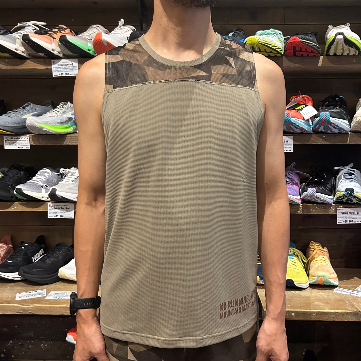 【2025秋冬】MMA/マウンテンマーシャルアーツ Racing Sleeve-less/レーシングスリーブレス(名古屋店のみ)