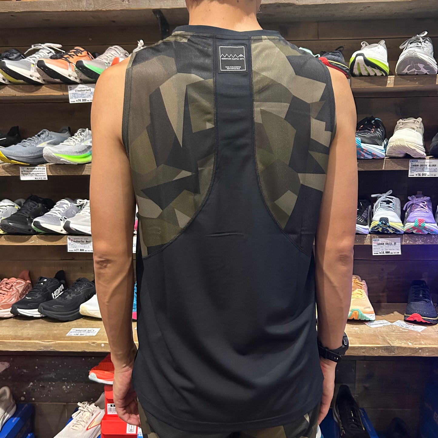 【2025秋冬】MMA/マウンテンマーシャルアーツ Racing Sleeve-less/レーシングスリーブレス(名古屋店のみ)