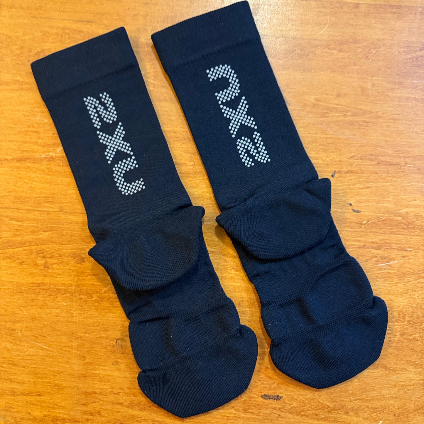 2XU / ツータイムズユー ヴェクターリフレクティブ クルーソックス UA7005E (大阪店のみ)