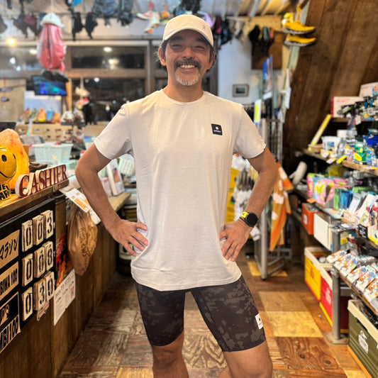 【2025秋冬】SAYSKY/セイスカイ(メンズ) STATEMENT PACE T-SHIRT(大阪店のみ)