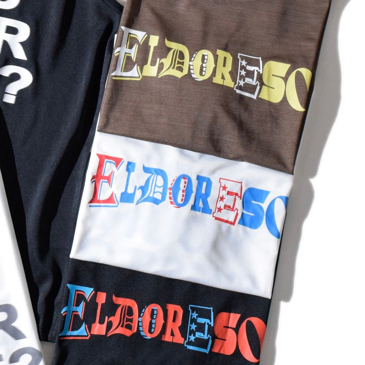 【30% OFF】2024秋 エルドッソ Is This Tee ブラック(ユニセックス/大阪店のみ)