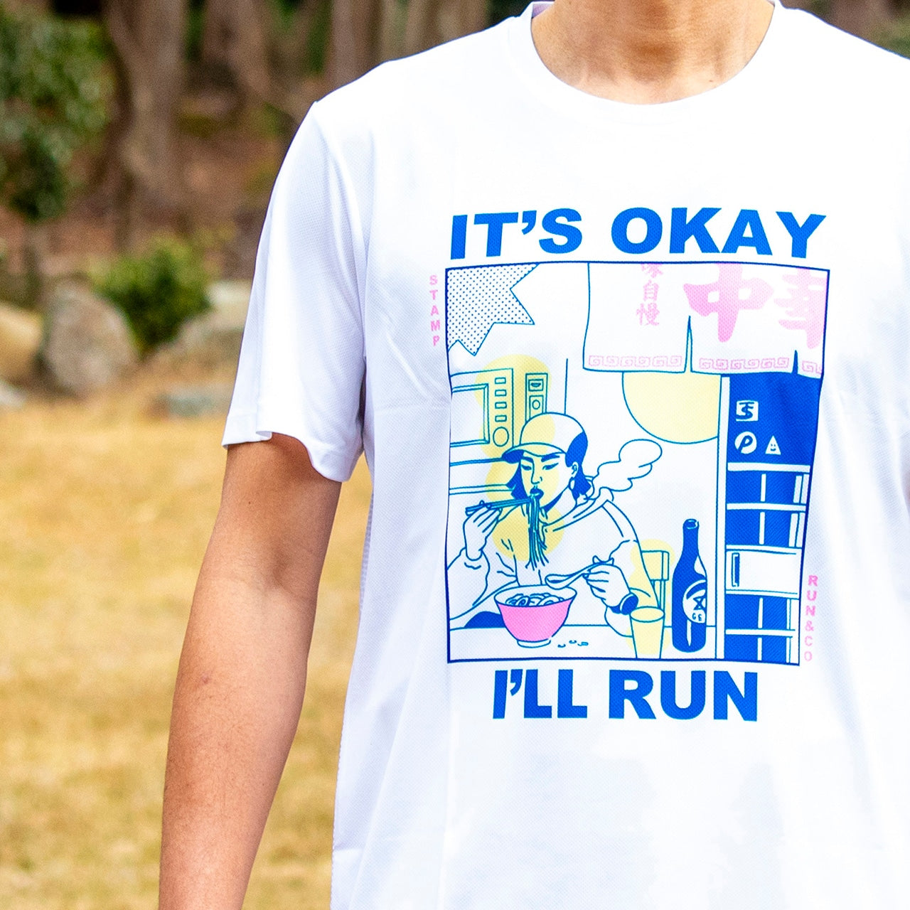 【2026.01】STAMP/スタンプ GRAPHIC RUN TEE " IT'S OKAY. I'LL RUN.　"（ユニセックス）