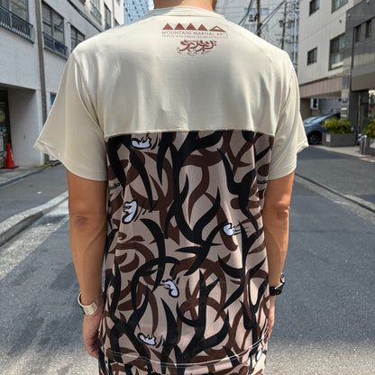【2025夏モデル】MMA/マウンテンマーシャルアーツ Takumi Okada Camo Pocket Tee（Beige）【名古屋店のみ】