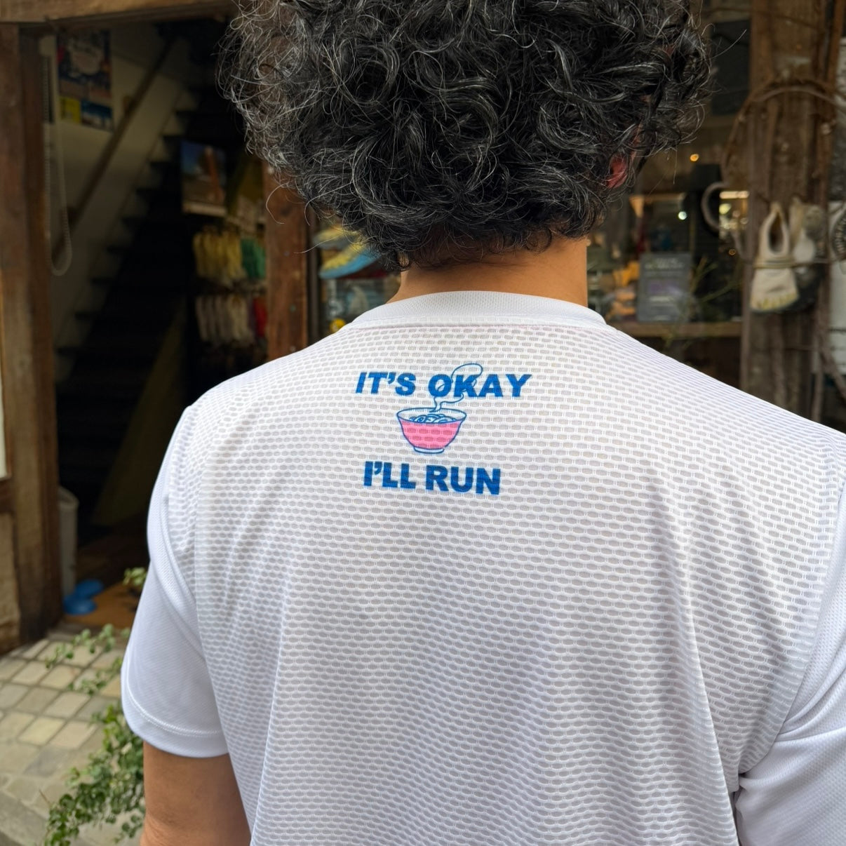 【2026.01】STAMP/スタンプ GRAPHIC RUN TEE " IT'S OKAY. I'LL RUN.　"（ユニセックス）