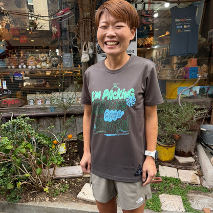 【2026.01】STAMP/スタンプ GRAPHIC RUN TEE "MISTY MOUNTAIN"（ユニセックス）