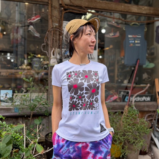 【2025秋冬】STAMP/スタンプ GRAPHIC WOMENS RUN TEE "FLOWER -WHITE" （ウィメンズ）