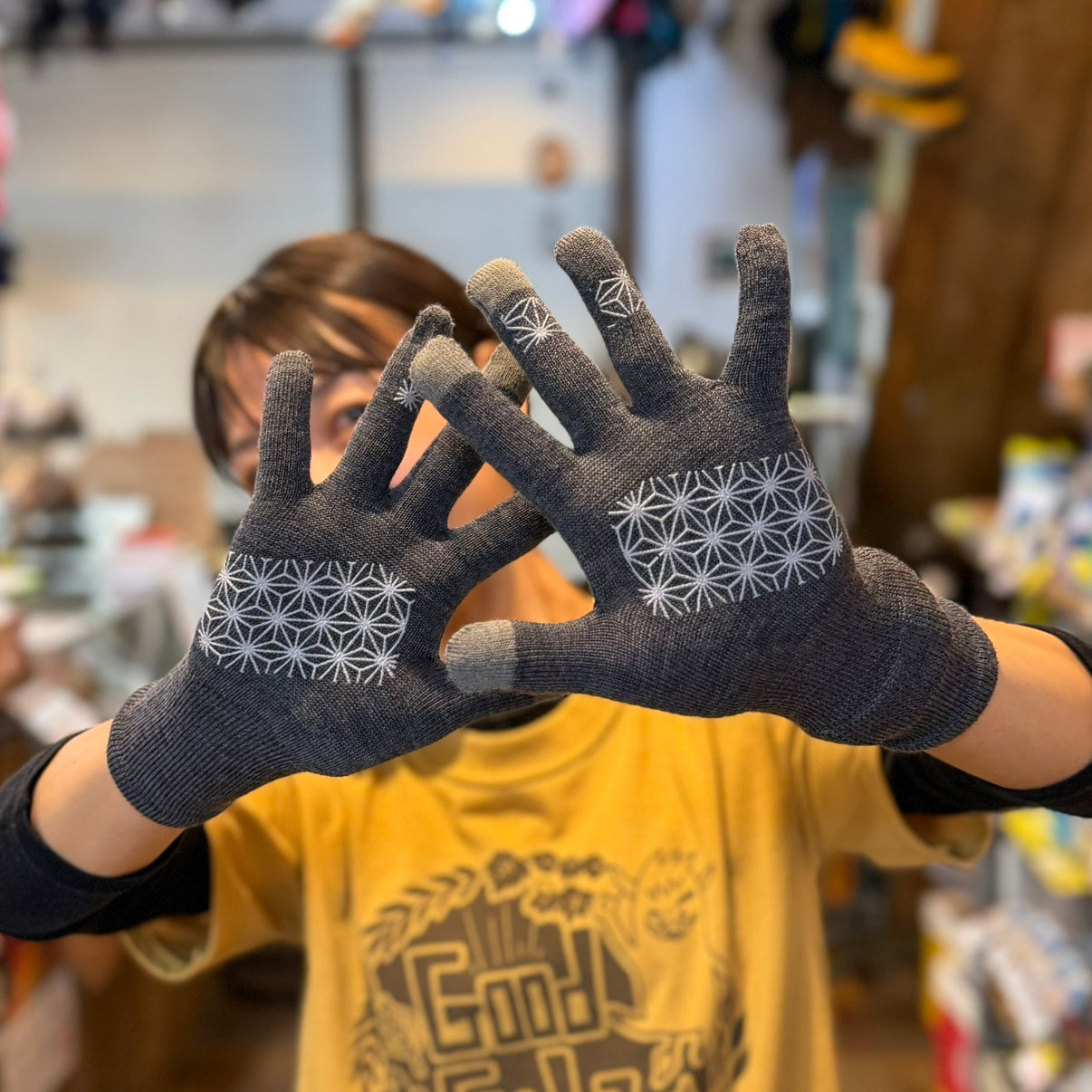 R×L / アールエル メリノウール グローブ ライト G  ”チャコール”（MWA9507G）