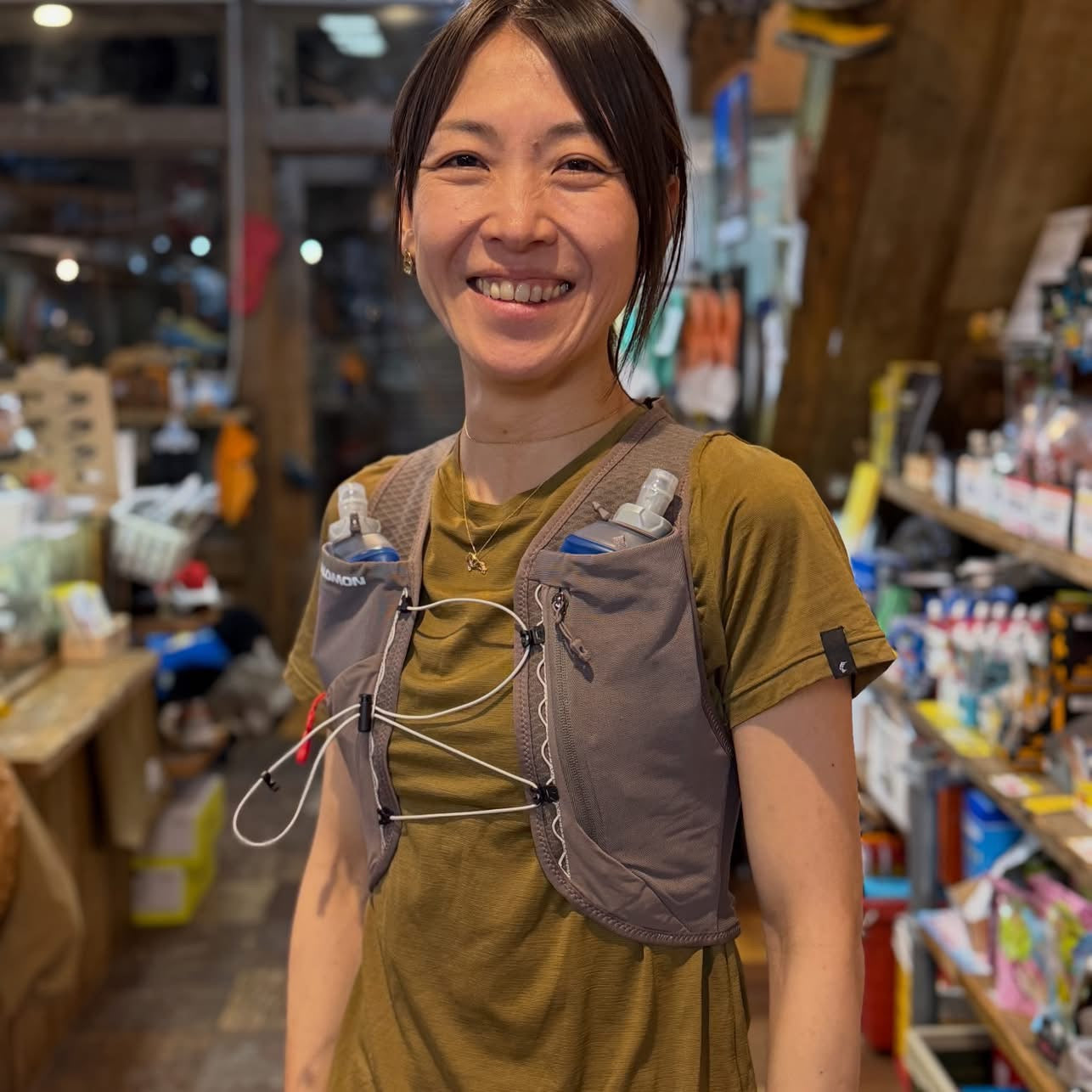 【2026.2/19発売】SALOMON/サロモン GRVL SKIN 4 グラベル スキン 4（ユニセックス/フラスク付）