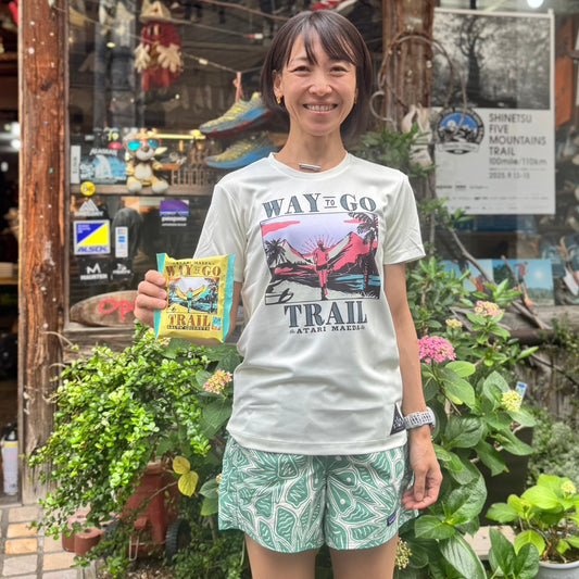 【2025.春夏】STAMP/スタンプ STAMP GRAPHIC RUN TEE (WAY TO GO TRAIL)