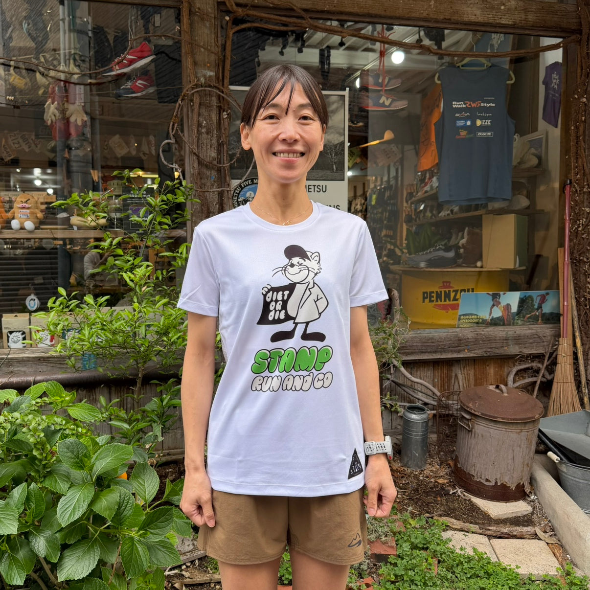 【2026春夏】STAMP/スタンプ GRAPHIC RUN TEE "DIET OR DIE"（ユニセックス）