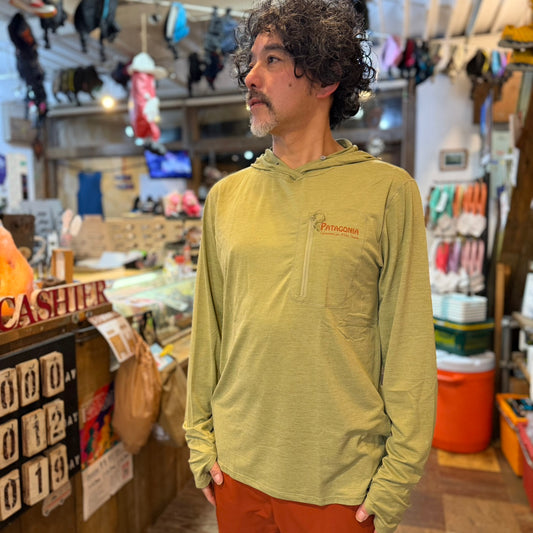 【2026春夏】 patagonia/パタゴニア（メンズ）キャプリーン・クール・サン・フーディ（ウォーター・ピープル・バナー）44936