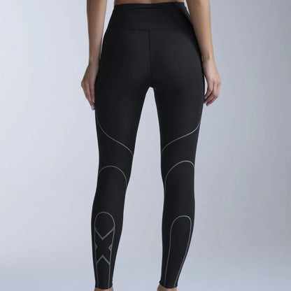 【2026秋冬】　2XU / ツータイムズユー（ウィメンズ）ライトスピード キネシス コンプレッションタイツ WA7627B