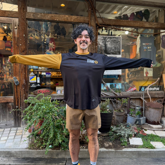 【2025秋冬】STAMP/スタンプ　LONG SLEEVE TEE”STAMP BIG LOGO-BLACK&COYOTE”（ユニセックス）